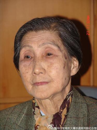 [又一位南京大屠杀幸存者去世 为不应沉没的真相转发！]据@侵华日军南京大屠杀遇难同胞纪念馆10日晚，任静萍老人静静地走了。当年南京沦陷后，她被日军的炮弹炸伤，尾骨受伤，父亲下落不明…随着任奶奶的去世，登记在册的南京大屠杀幸存者仅剩下111位。他们，每一个都是铁证！转发，让真相永不沉没！