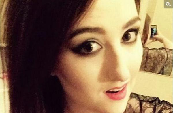 19岁少女患怪病 与男友初夜时髋关节脱臼1