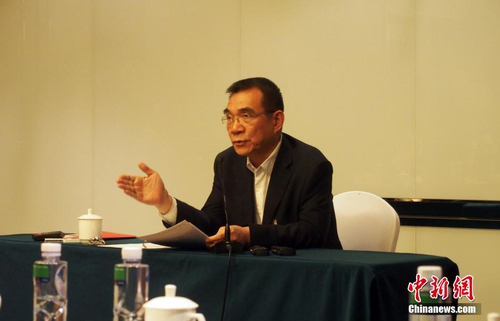 林毅夫为委员上“经济课”2 林毅夫为委员上“经济课”2