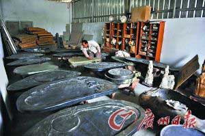 经过几个月，甚至几年制作而成的石台。