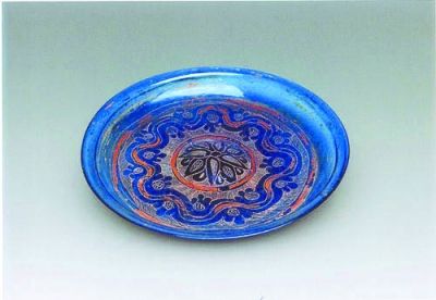 丹芭纹描金蓝琉璃盘 丹芭纹描金蓝琉璃盘