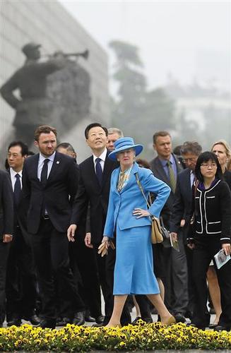 2368622087 2368622087