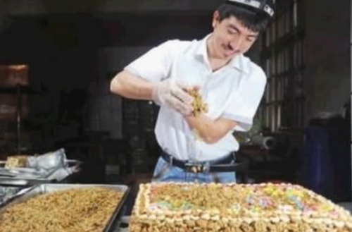 买买提切糕发货已排到十天后 意外走红因舌尖2正名 买买提切糕发货已排到十天后 意外走红因舌尖2正名