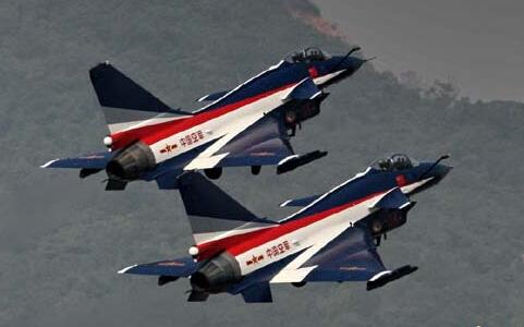 资料图:八一表演队战机 资料图:八一表演队战机