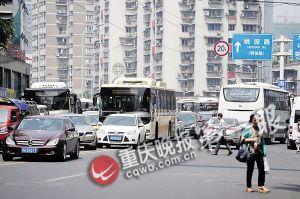 火灾造成交通拥堵 火灾造成交通拥堵