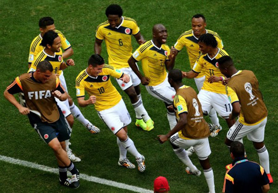 哥伦比亚全队热舞庆祝 哥伦比亚全队热舞庆祝