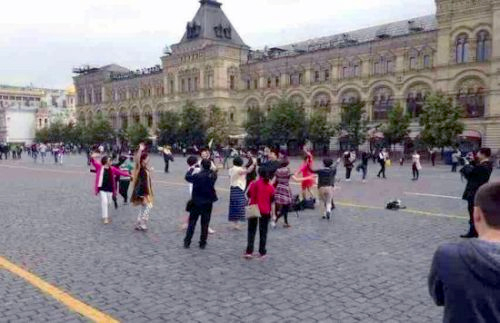 “凤凰传奇”玲花力挺广场舞 微博怒斥美媒3 “凤凰传奇”玲花力挺广场舞 微博怒斥美媒3