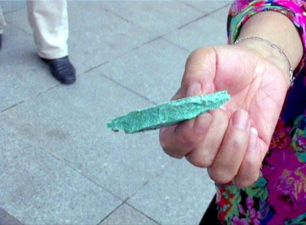 南京现“纸片”井盖-最薄处仅0.7厘米2 南京现“纸片”井盖-最薄处仅0.7厘米2