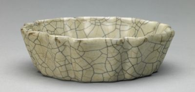 宋·哥窑青釉梅花式洗 宋·哥窑青釉梅花式洗