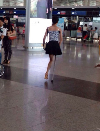 06网友@黄宇峰在微博上的这张图，感动了不少网友。