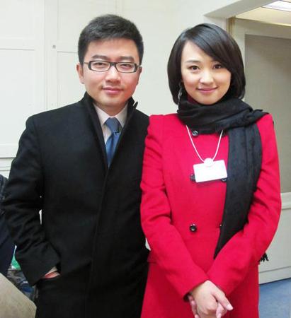 图为欧阳智薇、芮成钢合影。