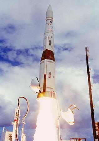 　资料图片：美国陆基中段导弹防御系统的拦截弹发射