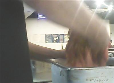 记者卧底烤肉店:食客“口水肉” 转手回餐桌