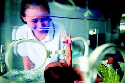 正在看孩子的寥陈思 正在看孩子的寥陈思