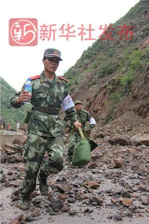 急行军奔赴灾区的谢樵。