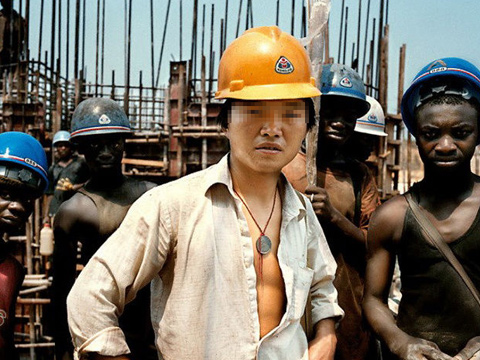 埃博拉病毒最新:埃博拉疫情首袭中东 2万中国人在西非疫区(资料图) 埃博拉病毒最新:埃博拉疫情首袭中东 2万中国人在西非疫区(资料图)