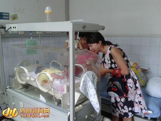 好心人前来看望 好心人前来看望