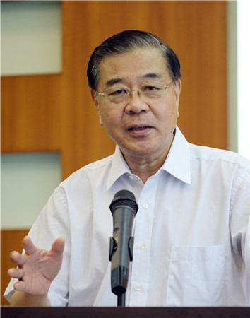 11全国政协委员、《求是》杂志的原总编辑张晓林_副本