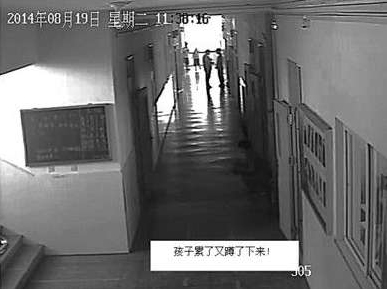 高中女生军训期间跳楼-学校家长各执一词4 高中女生军训期间跳楼-学校家长各执一词4