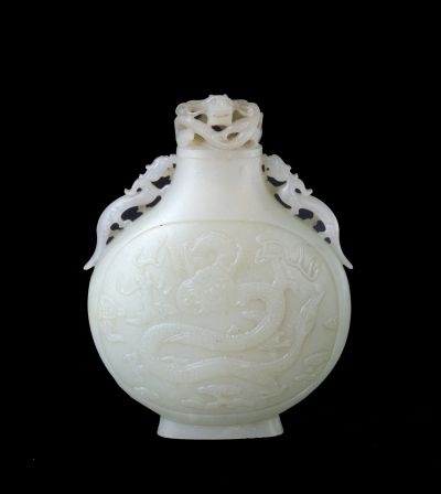 清白玉云龙纹带盖宝月瓶 清白玉云龙纹带盖宝月瓶