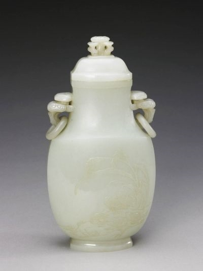 清青玉花鸟灵芝耳活环有盖扁瓶 清青玉花鸟灵芝耳活环有盖扁瓶