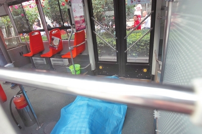 事发公交车内  事发公交车内