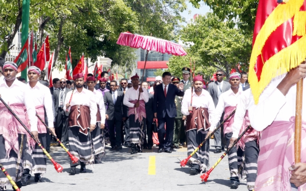 习近平同马尔代夫总统亚明举行会谈 习近平同马尔代夫总统亚明举行会谈