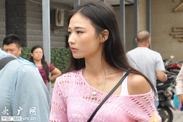 北影副校长回应表演系学生“撞脸” 符合培养目标4 北影副校长回应表演系学生“撞脸” 符合培养目标4