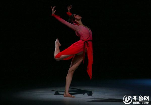 “中国最性感舞剧”《莲》华丽亮相