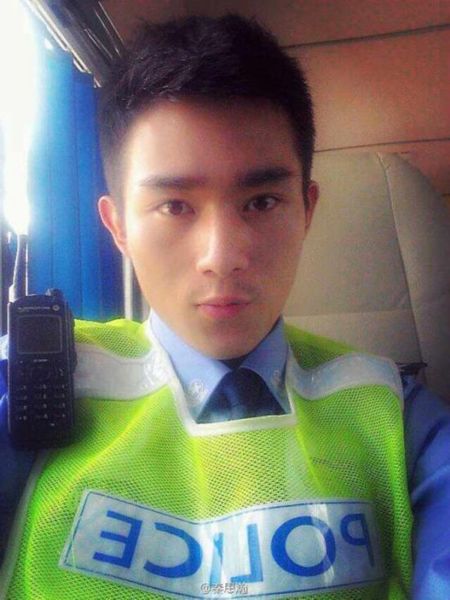 成都最帅交警 成都最帅交警