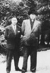 郑振铎(右)与柯灵 郑振铎(右)与柯灵