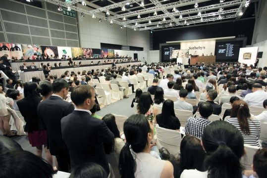 一如既往 人气高涨的苏富比夜场 一如既往 人气高涨的苏富比夜场