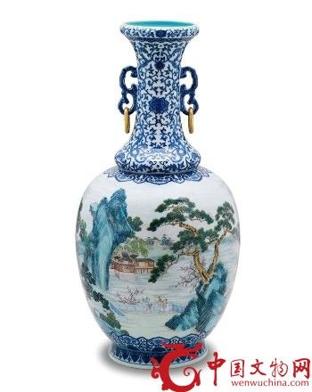 清乾隆御制青花粉彩游春图双耳瓶  清乾隆御制青花粉彩游春图双耳瓶