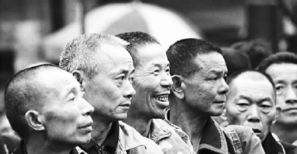 随着第一代外来务工人员逐渐到达退休年龄，他们的养老问题愈发突显。