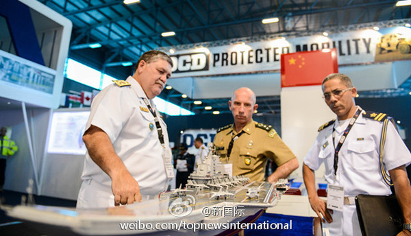 中国航母亮相非洲防务展引围观