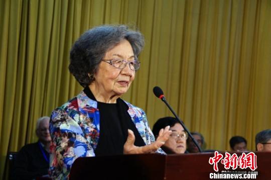 九十高龄汉学家叶嘉莹:我的一生“根”在中国