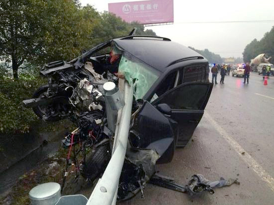 广汉越野车撞伤老人后逃逸-又撞死一家四口4 广汉越野车撞伤老人后逃逸-又撞死一家四口4