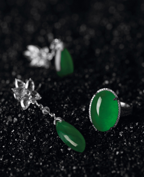 翡翠耳饰、戒指套装