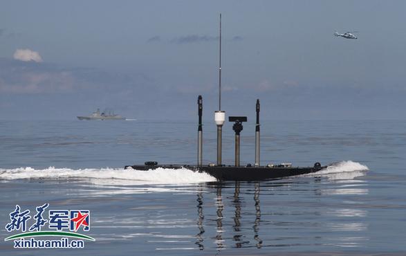 潜舰机联合演练 高毅摄 潜舰机联合演练 高毅摄