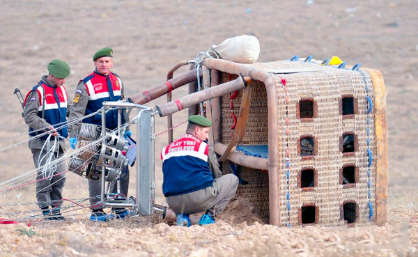 土耳其热气球事故致中国游客1死4伤5