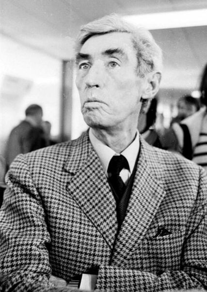 《丁丁历险记》的作者、比利时著名漫画家埃尔热（1907-1983）。