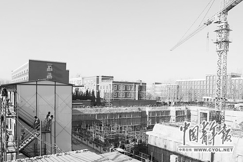 　 清华附中事故现场。本报记者 赵迪摄