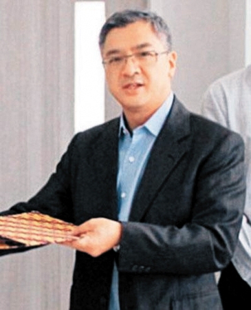 蔡志文拥有香港居民身份。