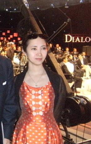 央视财经频道制片人罗芳华 央视财经频道制片人罗芳华