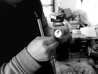 口香糖一分钟能将“一字锁”打开 口香糖一分钟能将“一字锁”打开