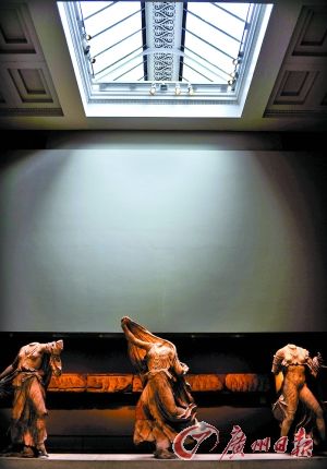 石器 《海之女神》(大英博物馆藏) 石器 《海之女神》(大英博物馆藏)