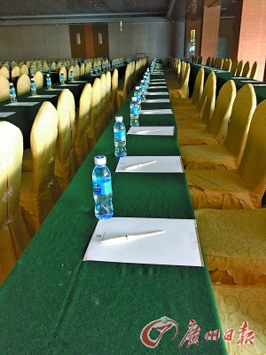 网友为两会节水支招 两会瓶装水不妨“实名制” 网友为两会节水支招 两会瓶装水不妨“实名制”