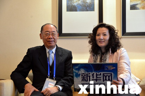 国泰慈善基金会董事长钱复(左)接受新华网谢新独家专访_副本 国泰慈善基金会董事长钱复(左)接受新华网谢新独家专访_副本