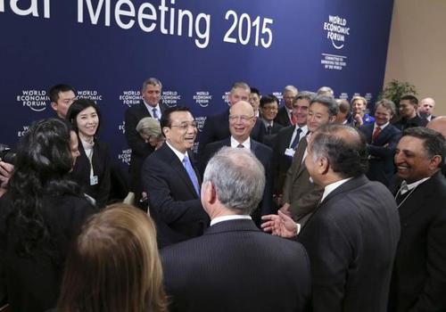 李克强总理与工商理事会代表对话会的嘉宾交流 李克强总理与工商理事会代表对话会的嘉宾交流