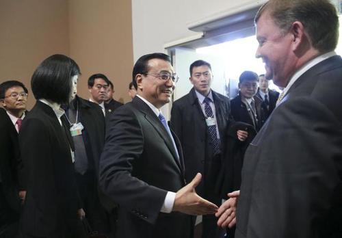 李克强总理与工商理事会代表对话会的嘉宾交流3 李克强总理与工商理事会代表对话会的嘉宾交流3